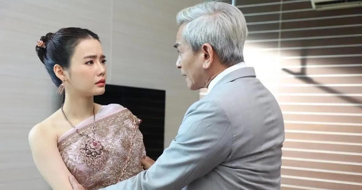 ลูกสะใภ้จับได้ว่าแม่สามีกำลังมีความสัมพันธ์ลับกับชายปริศนา