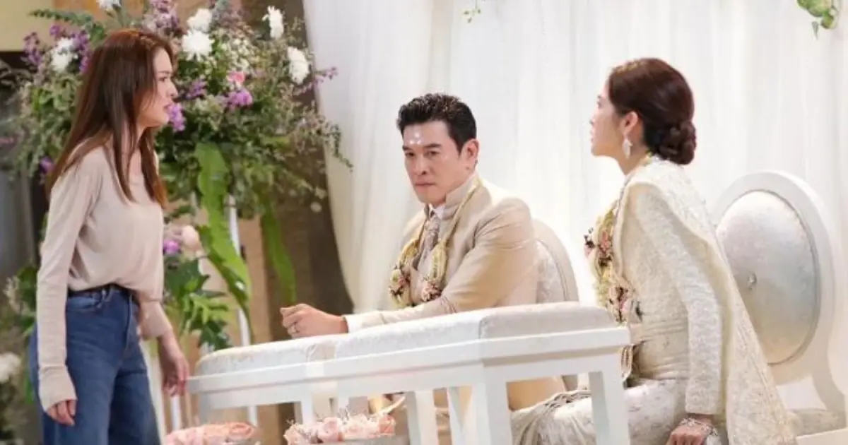 แม่สามีสั่งไล่ลูกสะใภ้ออกจากงานแต่งของลูกชาย แต่ไม่มีใครรู้ว่าเธอคือคนที่ถือความลับสำ