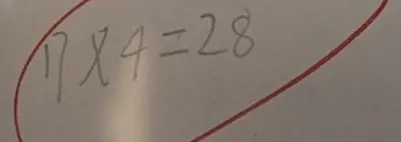 วัว 7 ตัวมีกี่ขา? เด็กคำนวณ 7×4=28 ไม่ได้คะแนน ครูเฉลยคำตอบที่ "ถูกต้อง" พ่อยังสับสน!